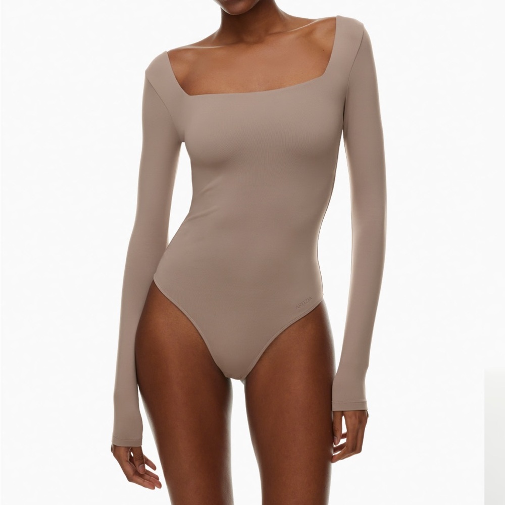 Aritzia Babaton Contour Long Sleeve Bodysuit
